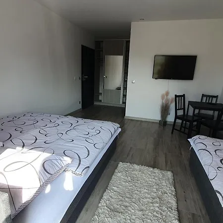 Jura Paradise مزرعة للإقامة